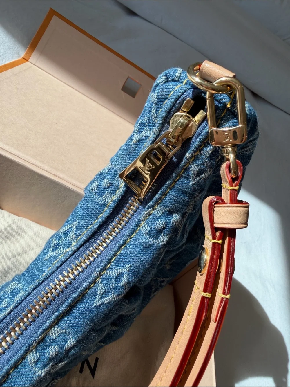 Louis Vuitton Pochette Valley